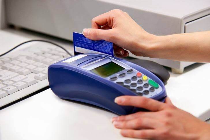 Rút tiền thẻ tín dụng với giao dịch ảo