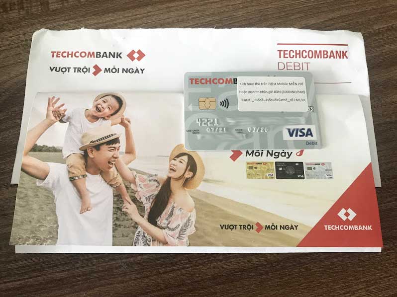 Techcombank-gui-the-atm-ve-nha-mien-phi Techcombank gửi thẻ ATM về tận nhà miễn phí