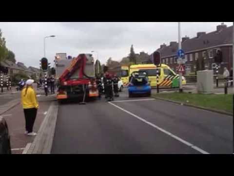 Ongeluk op Burgemeester van Houtlaan in Helmond
