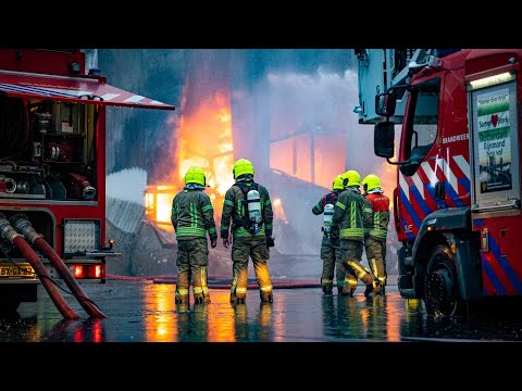 NL-Alert voor zeer grote brand in bedrijfspand Burgemeester Schalijlaan Capelle aan den IJssel