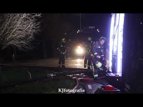 Grote brand verwoest schuur Burgemeester ten Heuvelhofweg Hazerswoude-Dorp Grote brand verwoest schuur Burgemeester ten Heuvelhofweg Hazerswoude-Dorp
