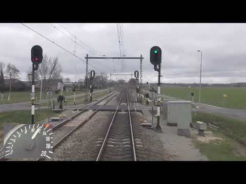 Meerijden met de machinist van Zwolle naar Groningen. (Met snelheidsmeter)